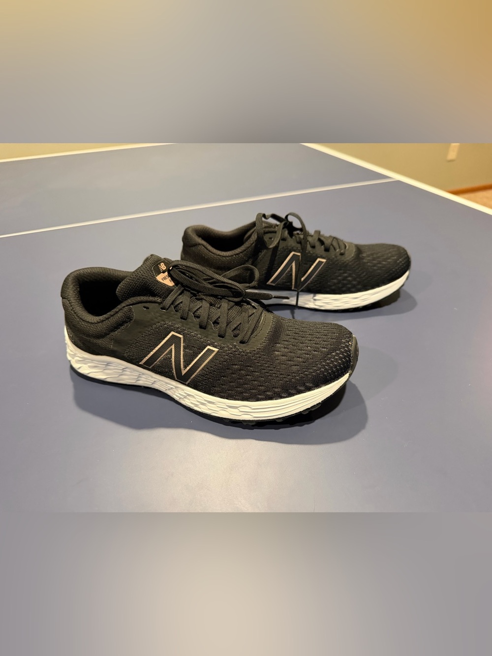 New Balance Women’s 7.5 Black Running Shoes